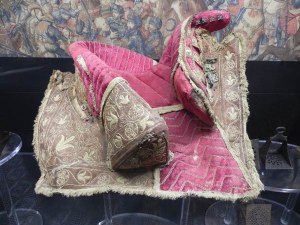 Parade-Saddles-APACHE-case-study-vasto-italy